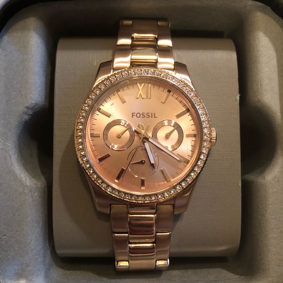 FOSSIL ROSE GOLD CHAIN WATCH - Picture 1 of 4